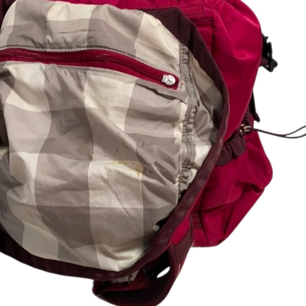 Lululemon Rucksack Yogini Traveling Backpack Bumble Berry Bordeaux Drama 1P